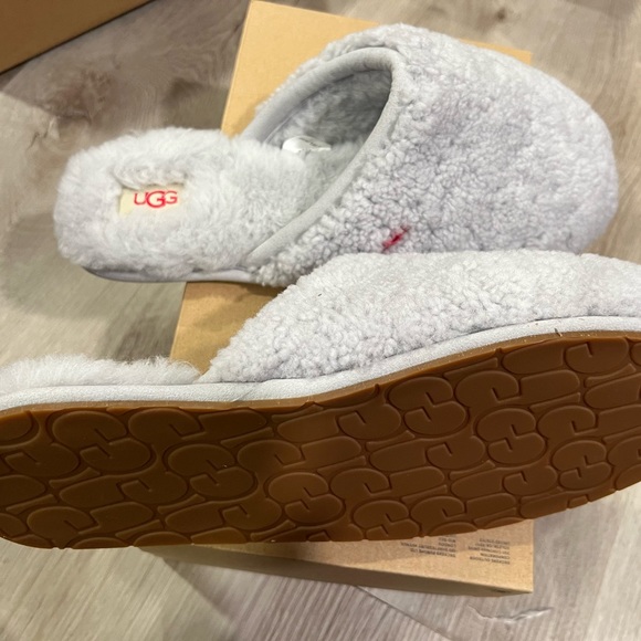 UGG Fluff Curly Cue Slide Slippers size 11 - Picture 4 of 9